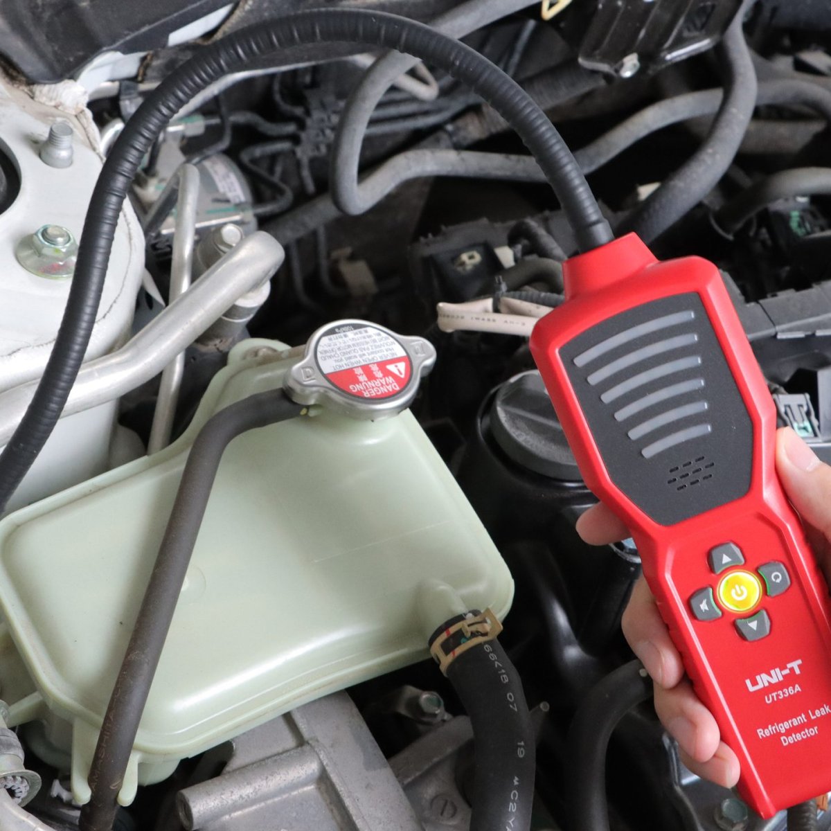 Handheld Refrigerant Leak Detector