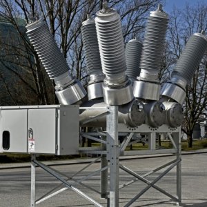 SF6 Circuit Breaker