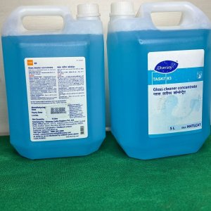 Diversey TASKI R3 (professional-grade glass cleaner concentrate designed for streak-free cleaning)