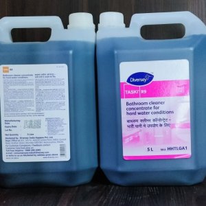 Diversey TASKI R9, professional-grade bathroom cleaner concentrate specifically formulated for use in hard water conditions.